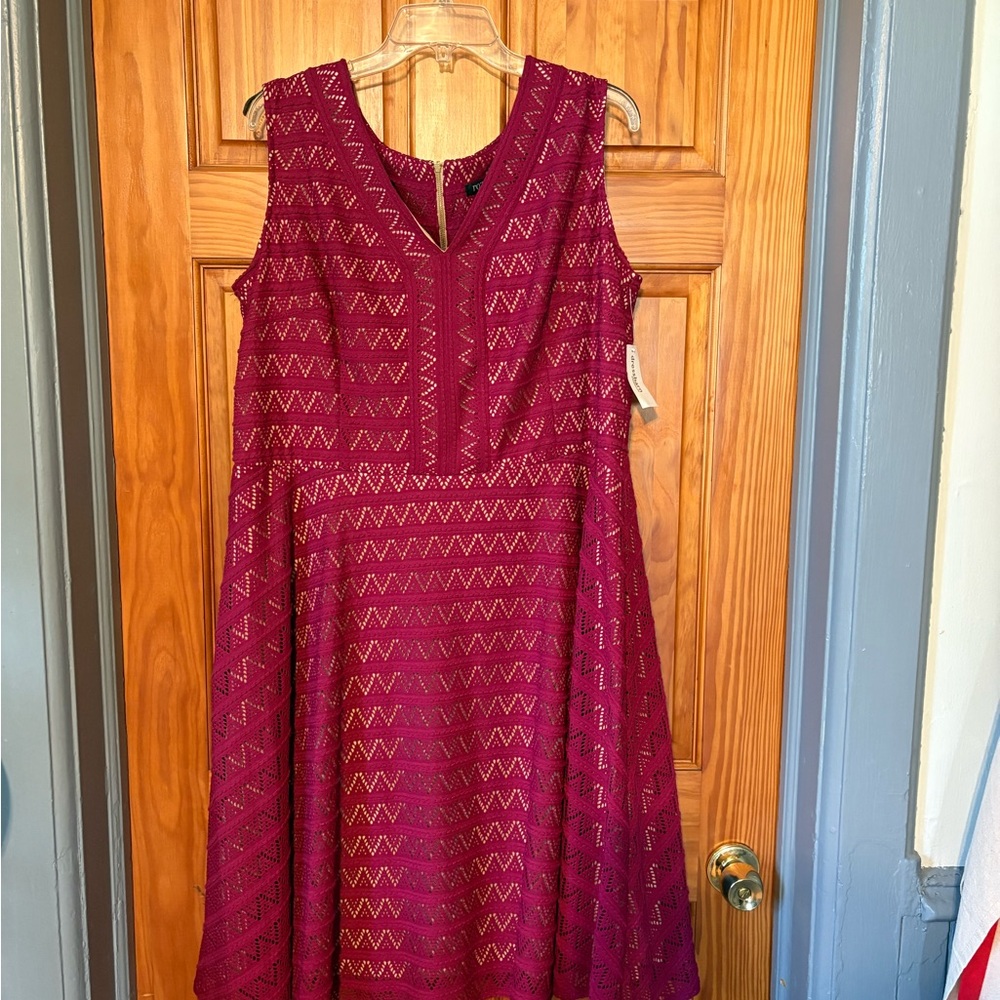 NWT Roz & Ali Burgundy Patterned Midi Dress